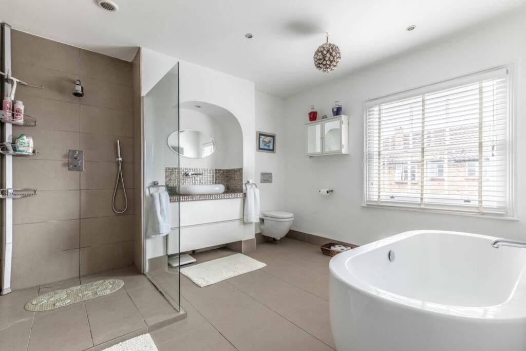 Windsor Town Centre Victorian Townhouse Sleeps 6 Villa Exterior foto