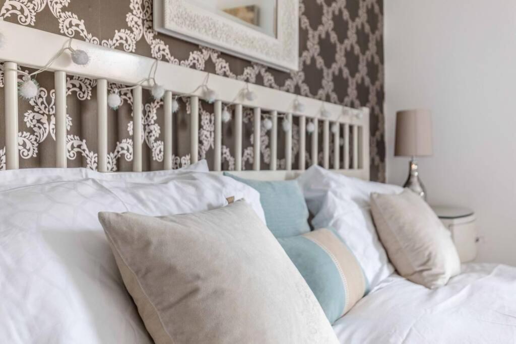 Windsor Town Centre Victorian Townhouse Sleeps 6 Villa Exterior foto